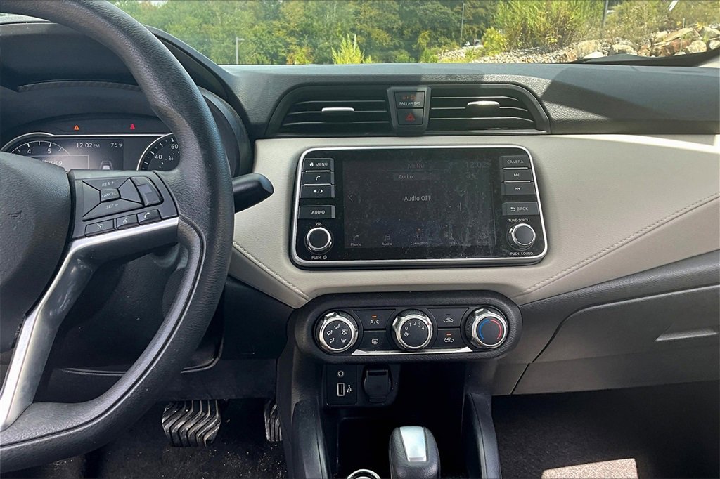Used 2021 Nissan Versa SV image 29