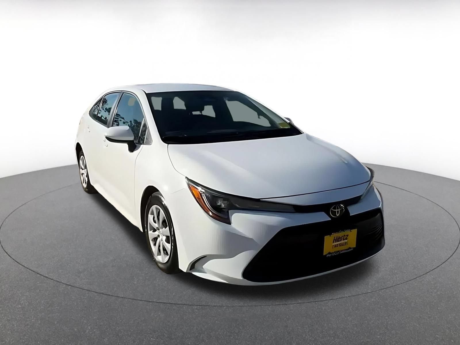 Used 2025 Toyota Corolla LE FWD image 3