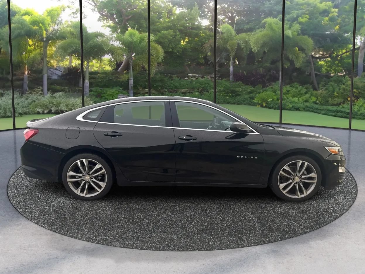 Used 2022 Chevrolet Malibu LT FWD image 4