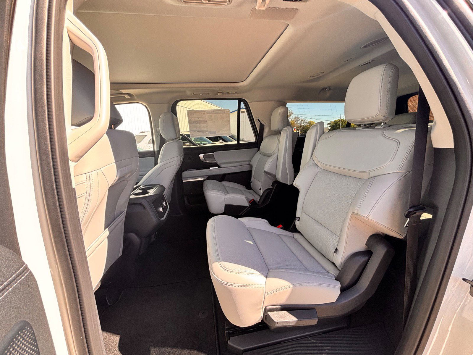 New 2025 Ford Expedition Max Platinum image 28