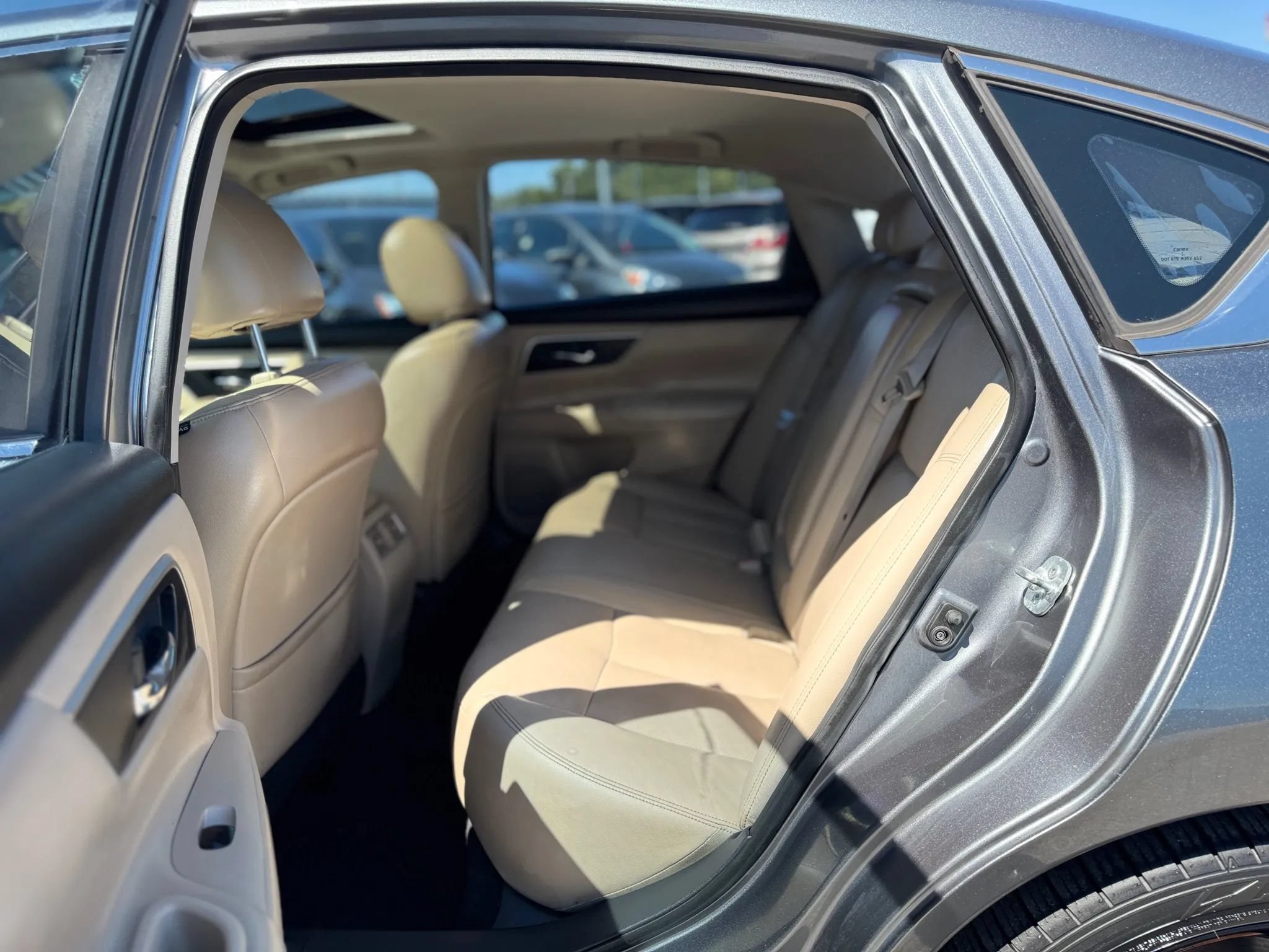 Used 2016 Nissan Altima 3.5 SL FWD image 34
