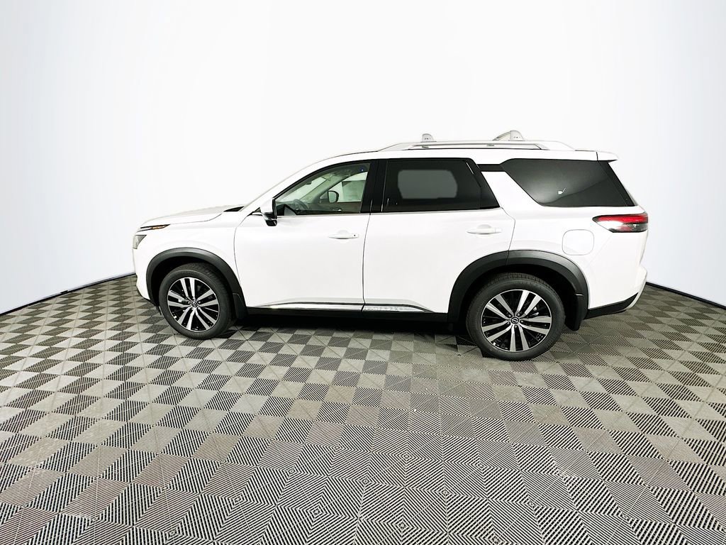 New 2025 Nissan Pathfinder Platinum w/ Cargo Package image 6