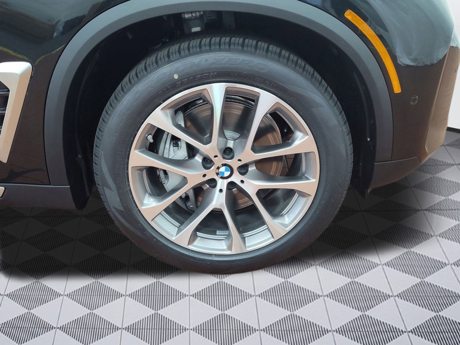 Used 2026 BMW X5 xDrive50e w/ Premium Package image 10