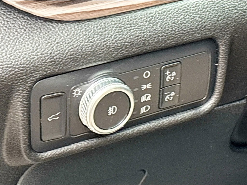 Used 2022 Ford Explorer Limited image 10