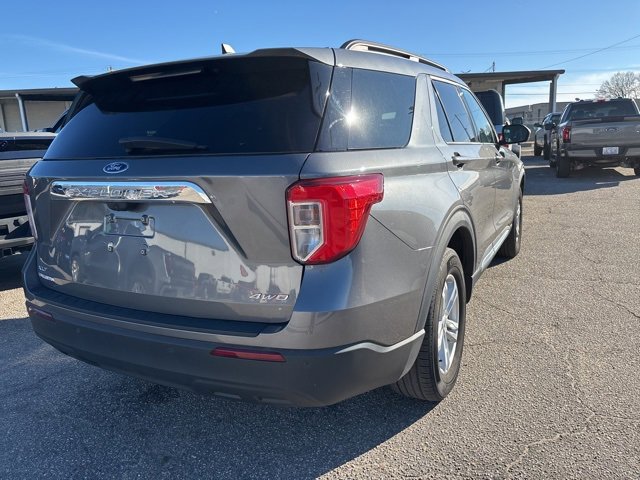 Used 2022 Ford Explorer XLT image 4