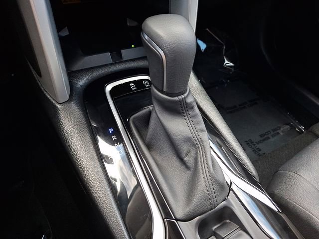 Used 2024 Toyota Corolla Cross XLE w/ Convenience Package image 15