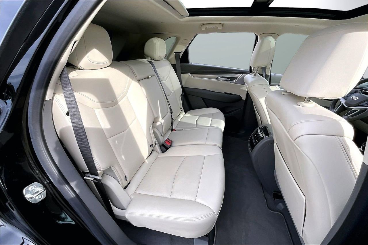 Used 2024 Cadillac XT5 Premium Luxury w/ Technology Package image 24