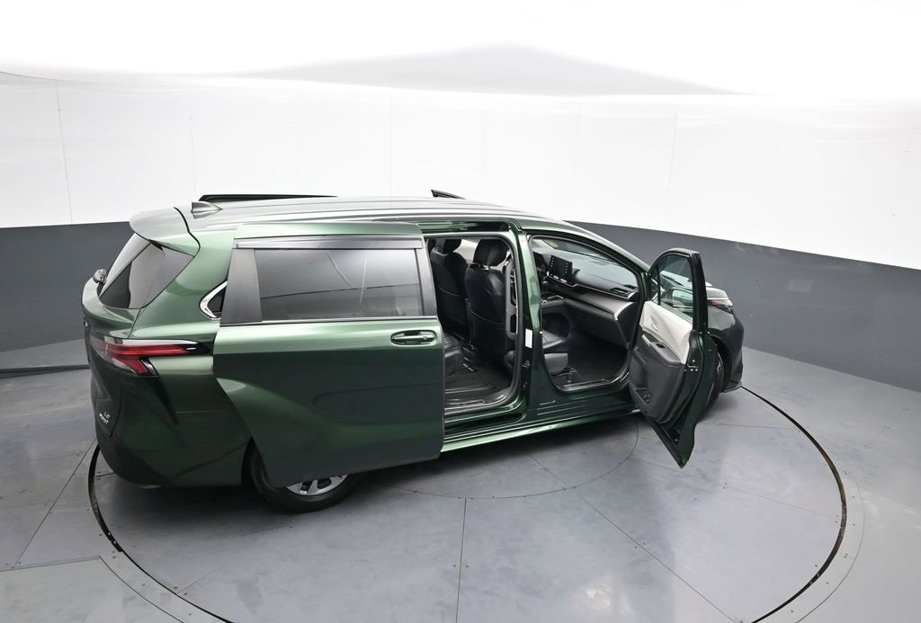 Certified 2021 Toyota Sienna LE image 45