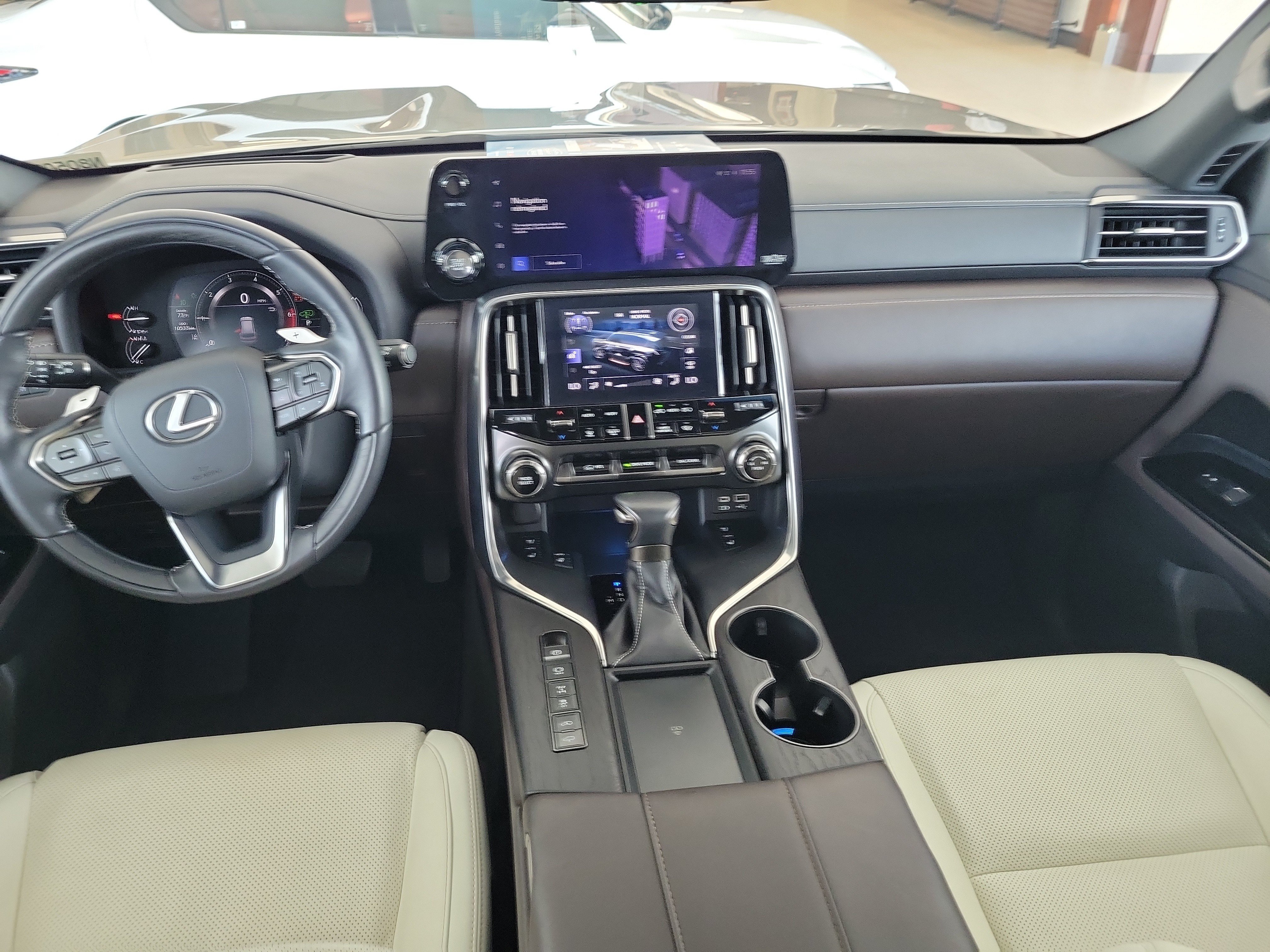 Used 2022 Lexus LX 600 4WD w/ Accessory Package (Z1) image 20