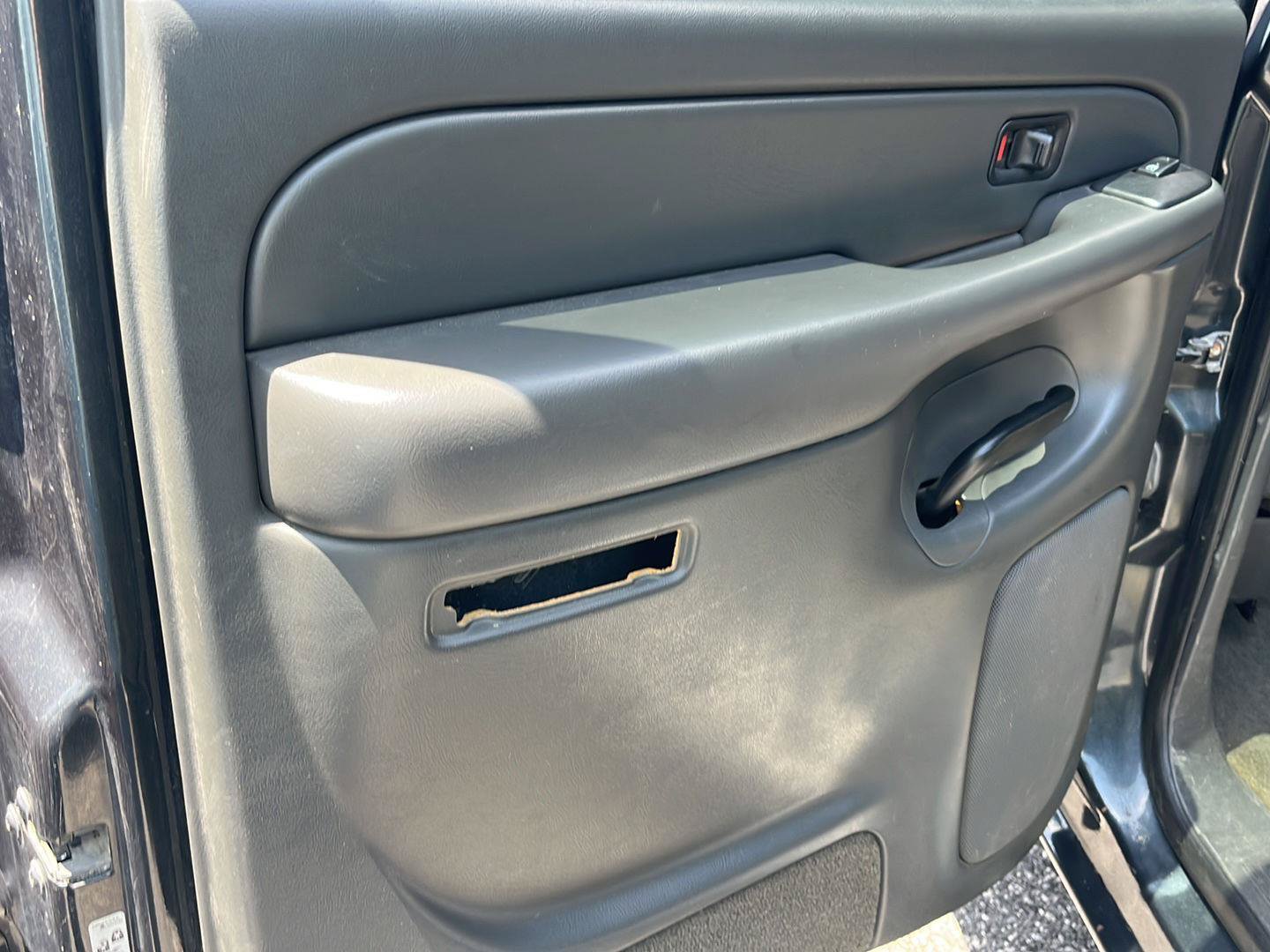Used 2004 Chevrolet Silverado 2500 LS AWD/4WD image 19