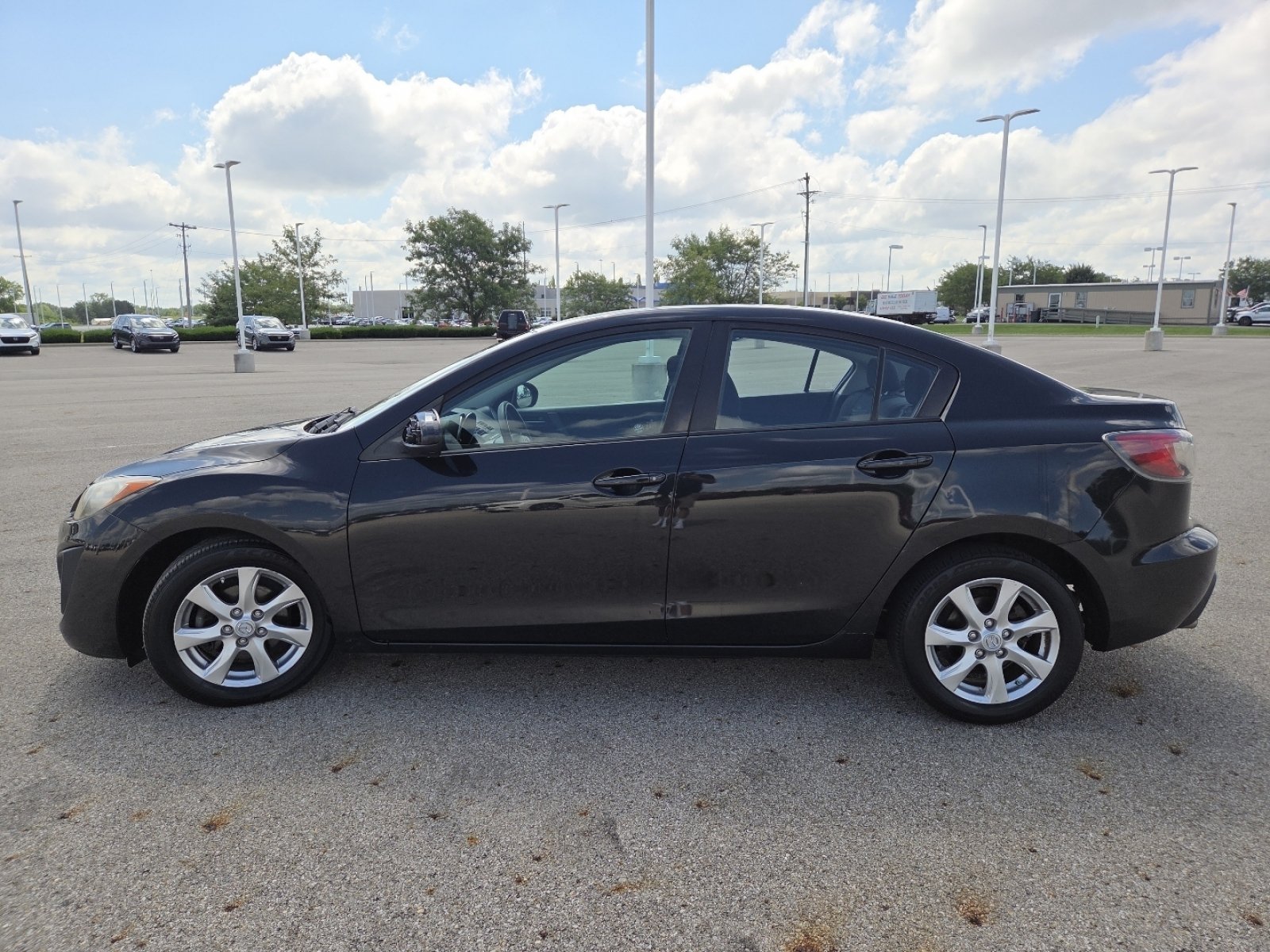 Used 2011 MAZDA MAZDA3 i Touring FWD image 10