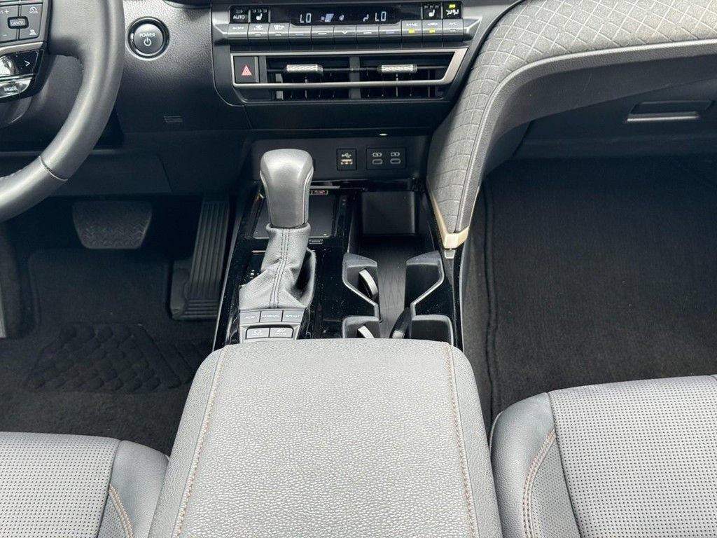 Used 2026 Toyota Camry XLE FWD image 22