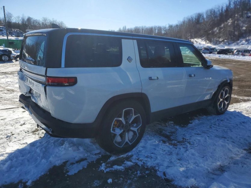 Used 2024 Rivian R1S Adventure image 5