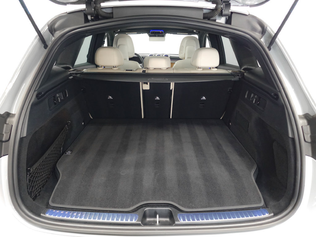 Used 2026 Mercedes-Benz GLC 350e 4MATIC w/ Driver Assistance Package image 31