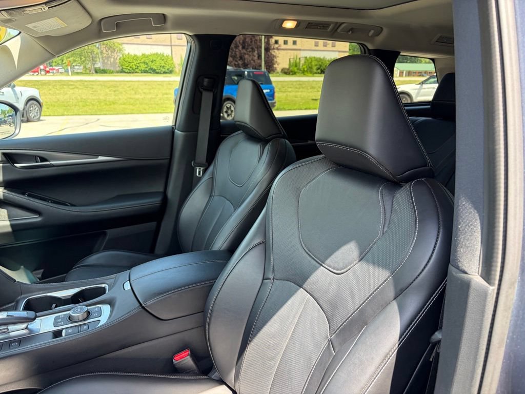 Used 2024 INFINITI QX60 Luxe AWD/4WD image 3