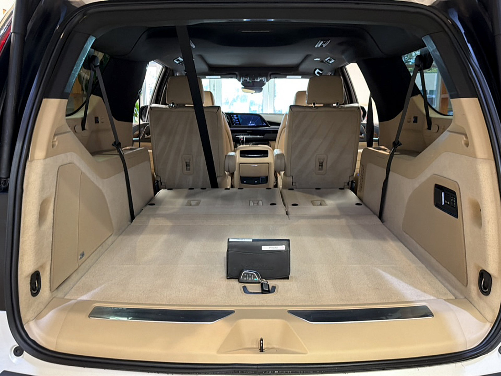 Used 2023 Cadillac Escalade ESV Premium Luxury RWD image 30