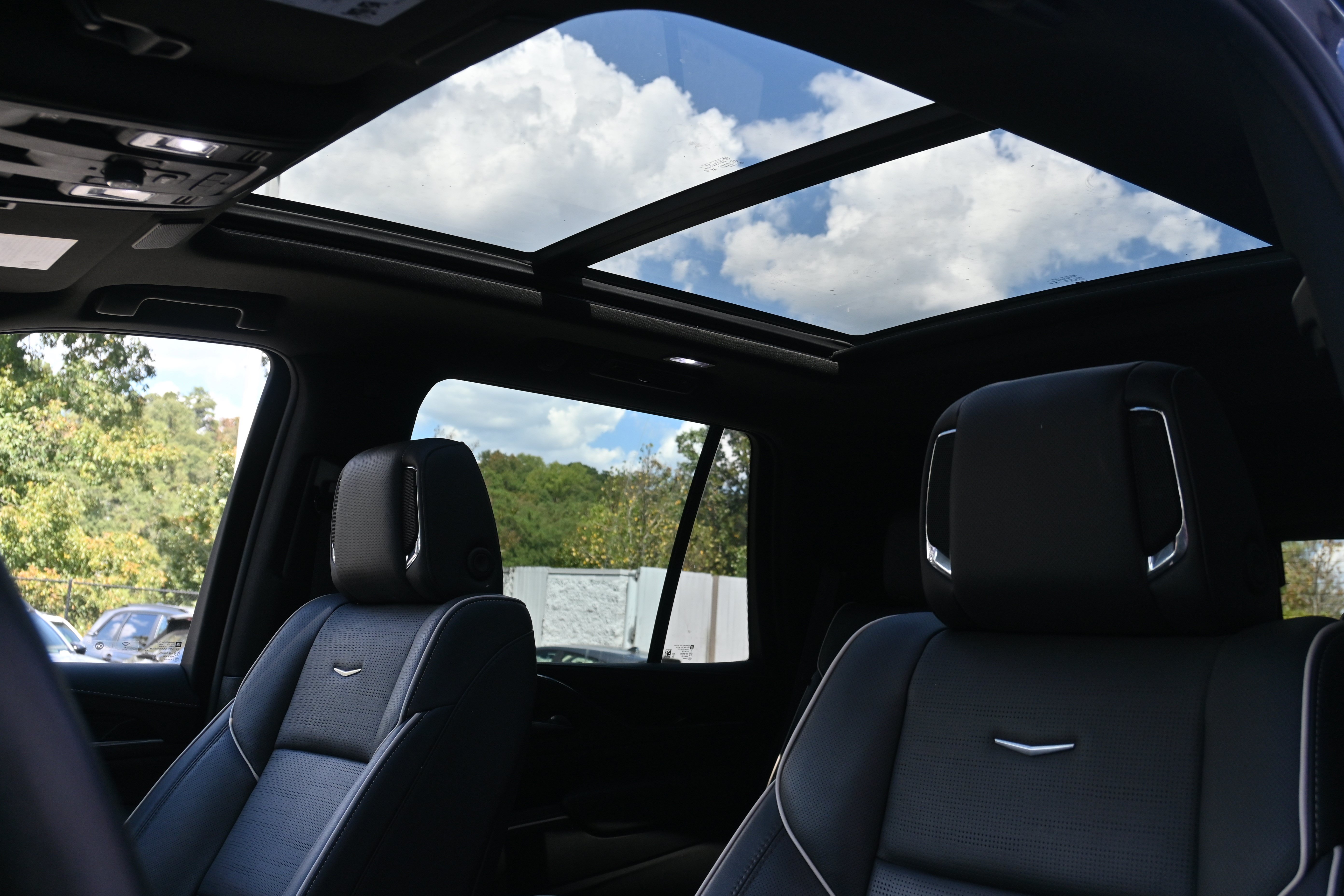 Used 2023 Cadillac Escalade Sport w/ LPO, ONYX Package AWD/4WD image 20