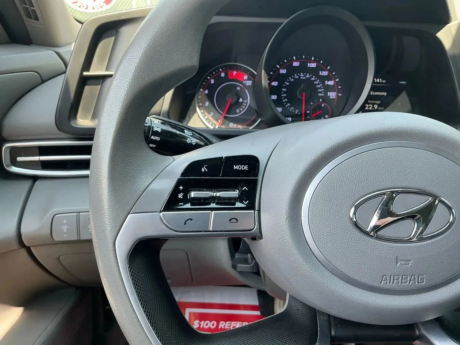 Used 2022 Hyundai Elantra SE image 23