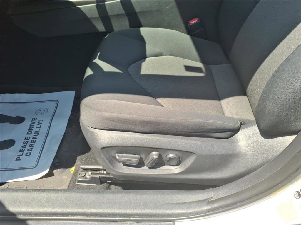 Used 2022 Toyota Camry LE FWD image 15