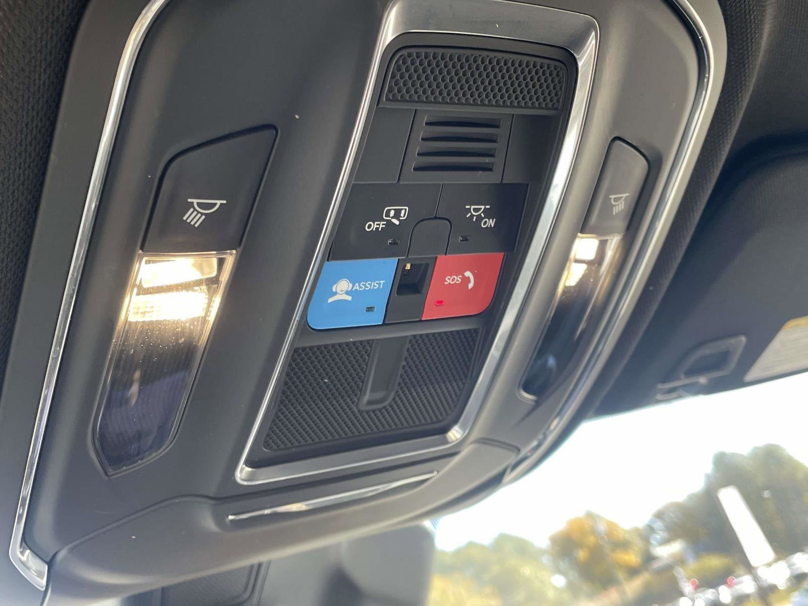 Used 2024 Jeep Grand Cherokee Laredo w/ MOPAR Finishing Package image 12