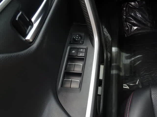 Certified 2022 Toyota RAV4 TRD Off-Road AWD/4WD image 37
