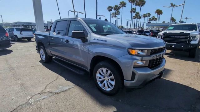 Certified 2022 Chevrolet Silverado 1500 Custom RWD image 2