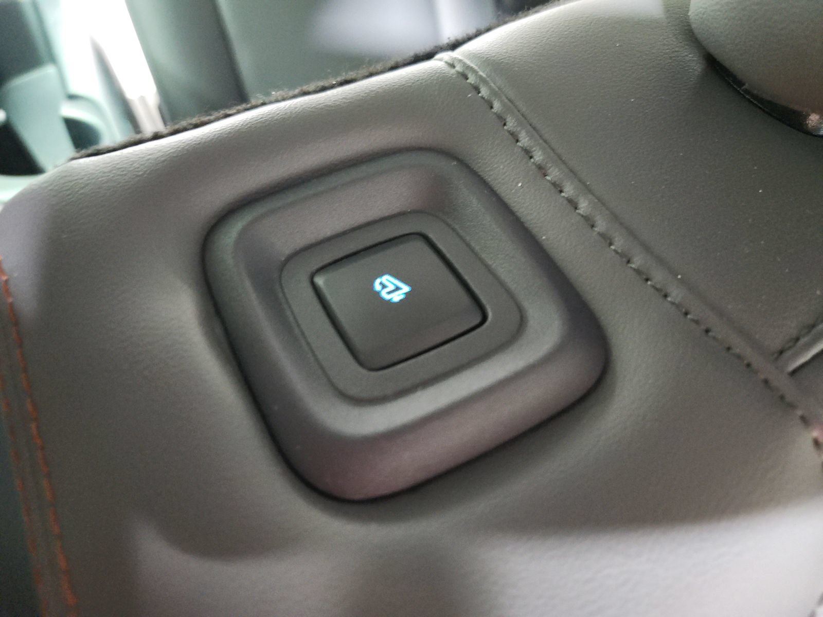 Used 2025 Ford Expedition Active AWD/4WD image 52