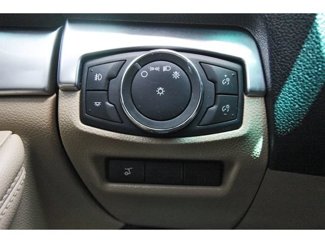Used 2017 Ford Explorer Limited w/ Equipment Group 301A FWD image 21