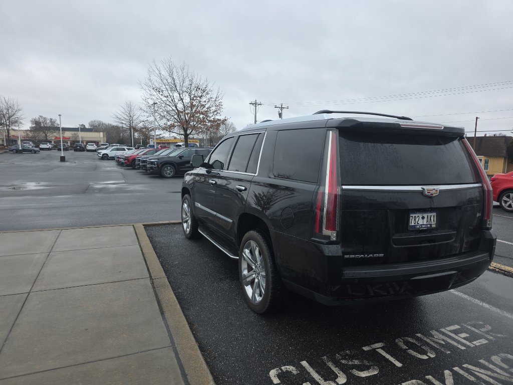 Used 2019 Cadillac Escalade Premium Luxury image 5