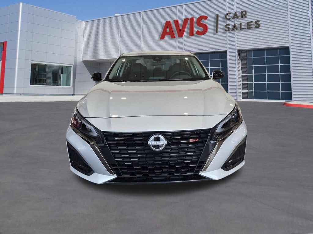 Used 2025 Nissan Altima 2.5 SR FWD image 2