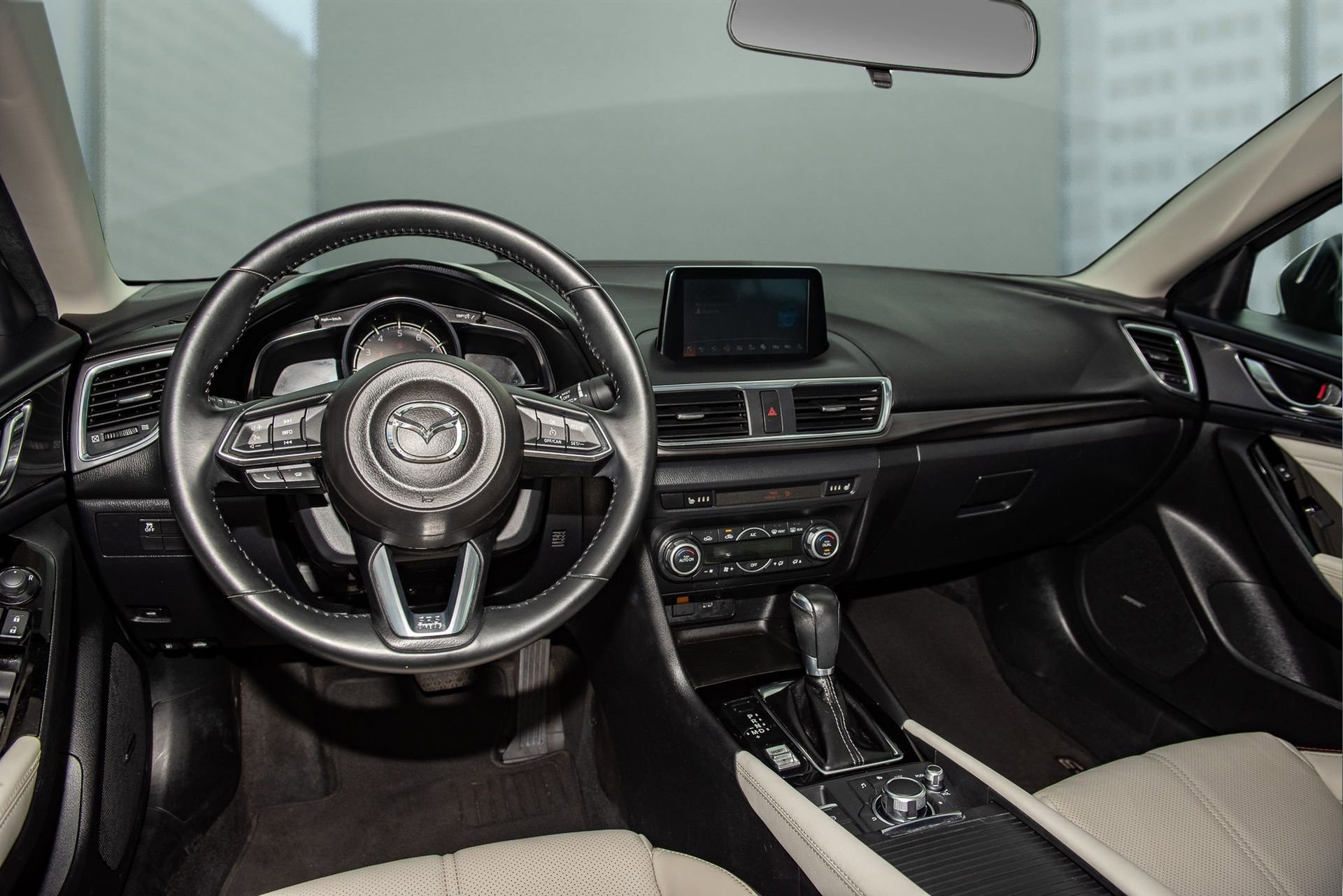 Used 2018 MAZDA MAZDA3 Grand Touring image 8