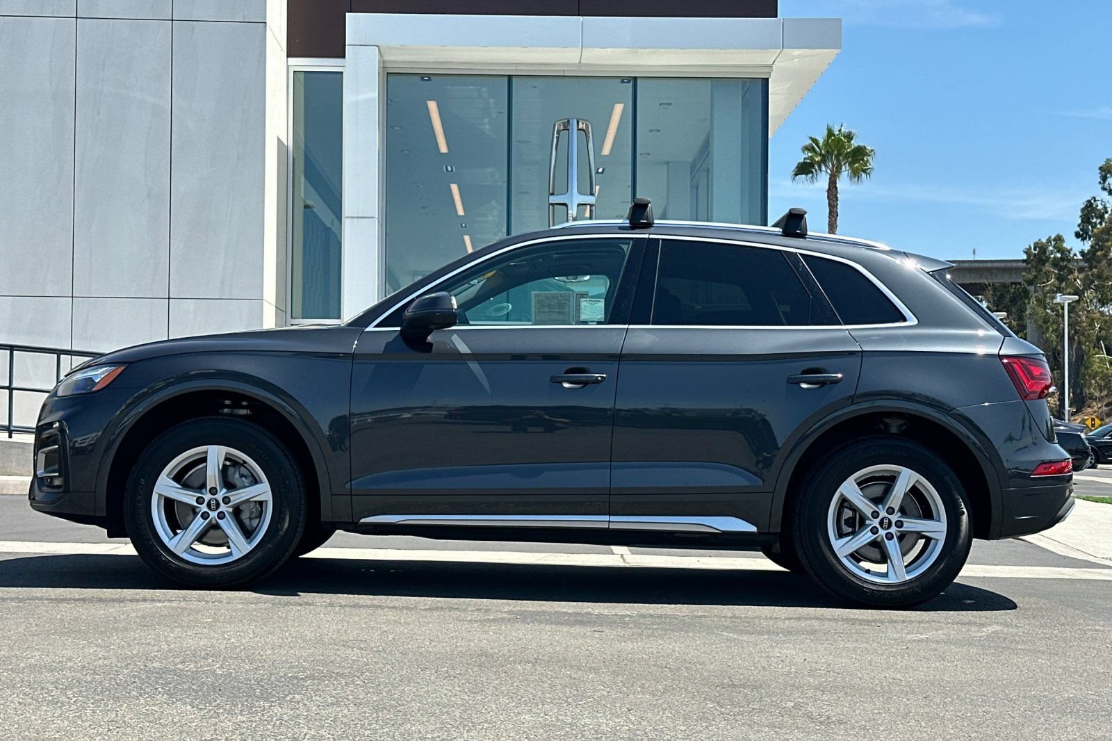 Used 2023 Audi Q5 2.0T Premium w/ Convenience Package AWD/4WD image 6