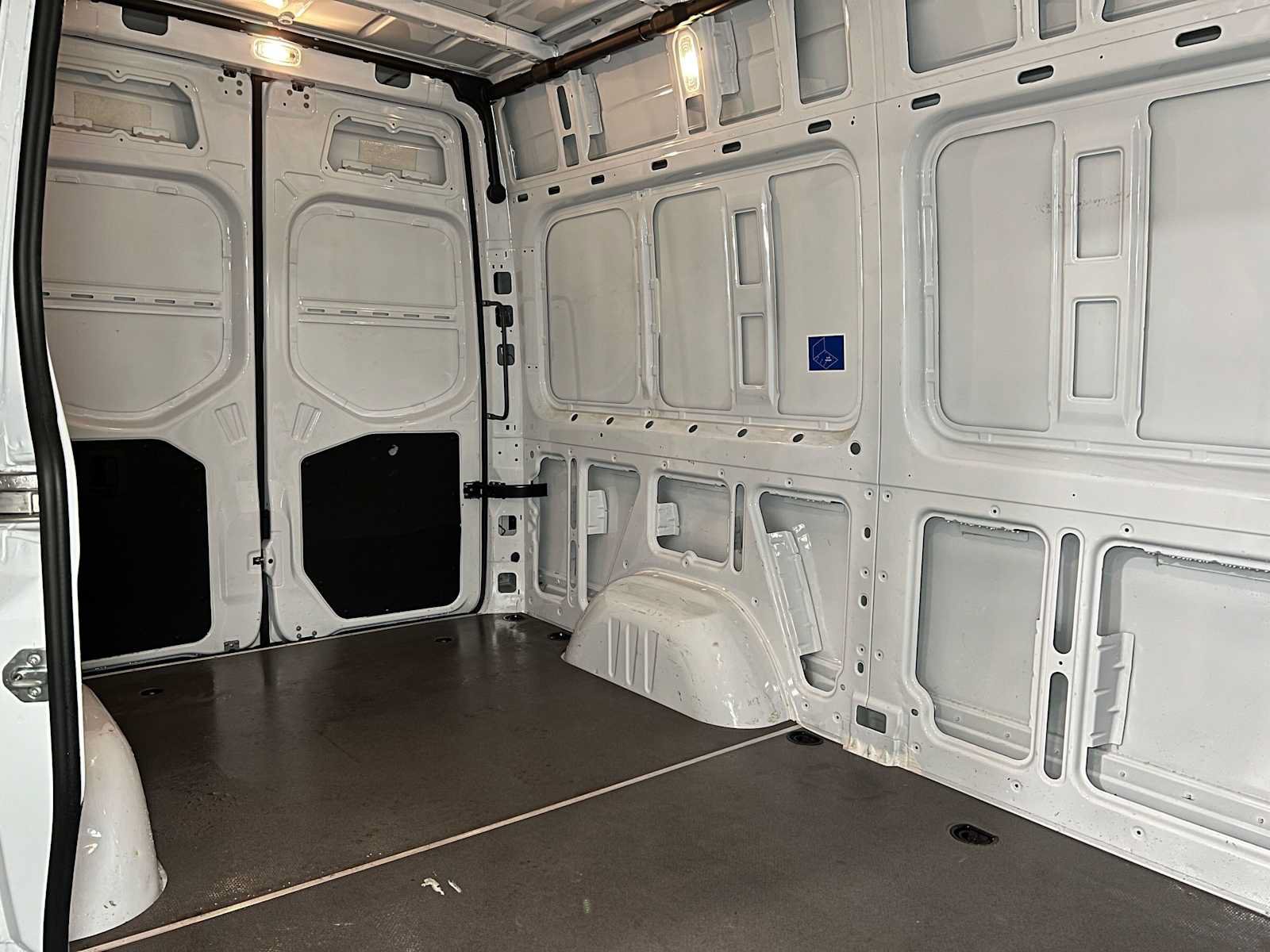 Used 2025 Mercedes-Benz Sprinter 2500 image 14