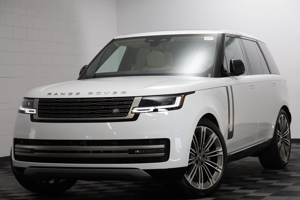 New 2025 Land Rover Range Rover SE