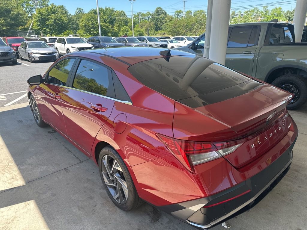 Used 2024 Hyundai Elantra Limited FWD image 4