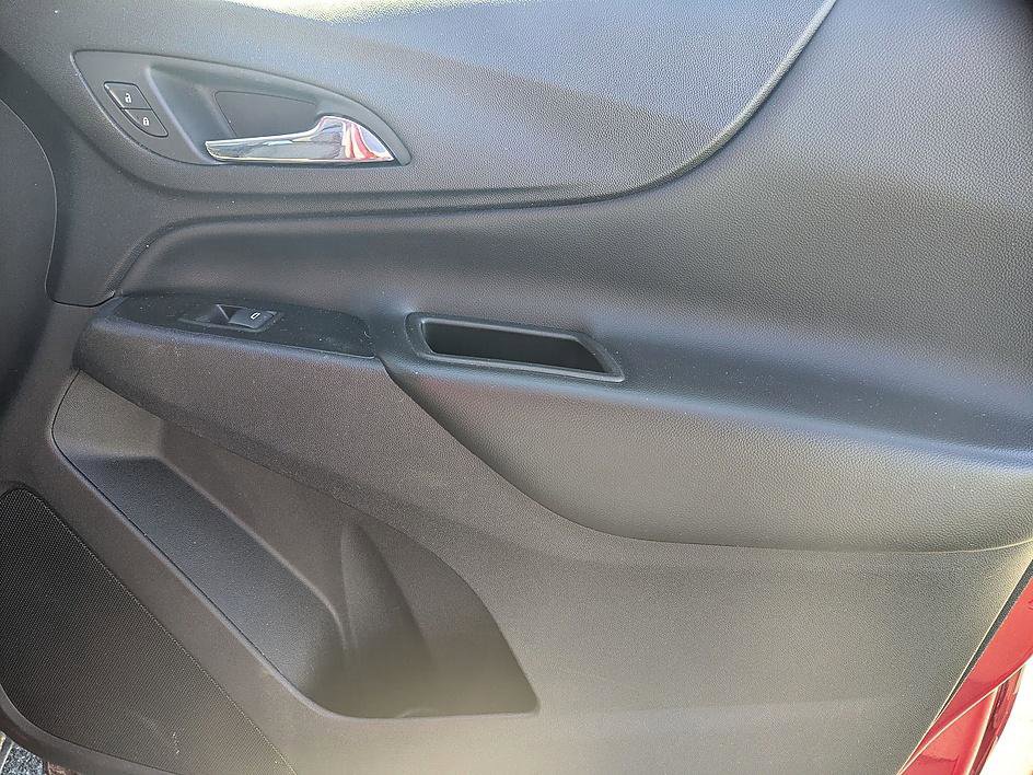 Used 2020 Chevrolet Equinox LT image 40