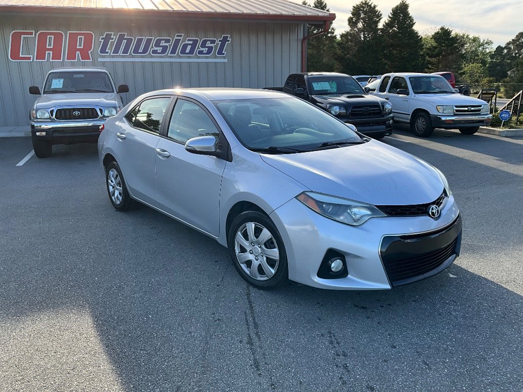 Used 2015 Toyota Corolla S FWD image 2
