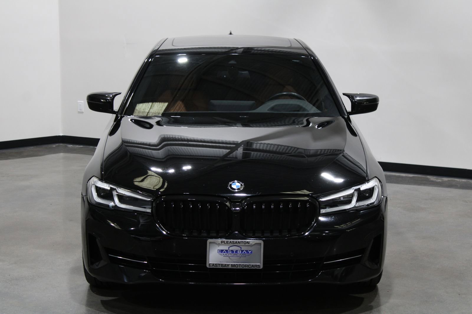 Used 2021 BMW 530i w/ Premium Package RWD image 6