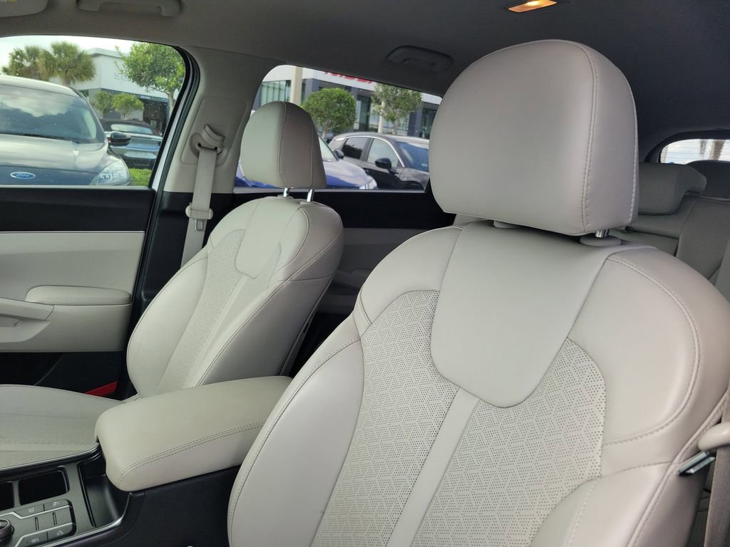 Used 2023 Kia Sorento S image 22