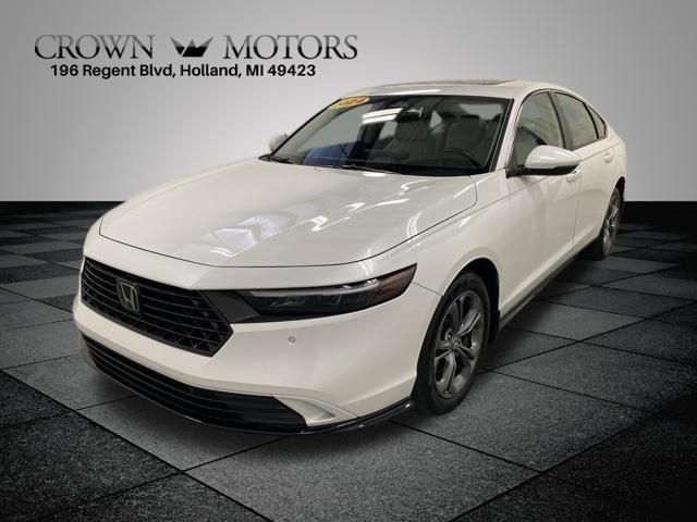 Used 2024 Honda Accord EX-L image 3