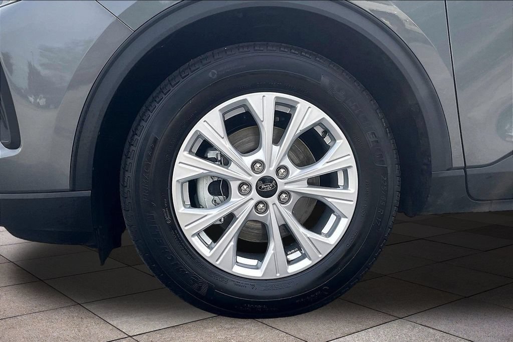 Certified 2025 Ford Escape Active w/ Tech Pack #1 FWD image 9