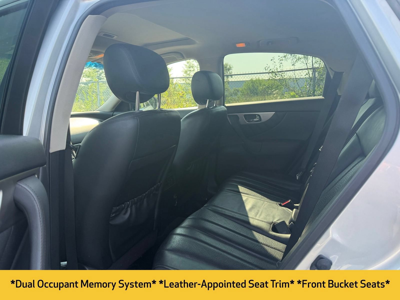 Used 2015 INFINITI QX70 2WD w/ Premium Package image 9
