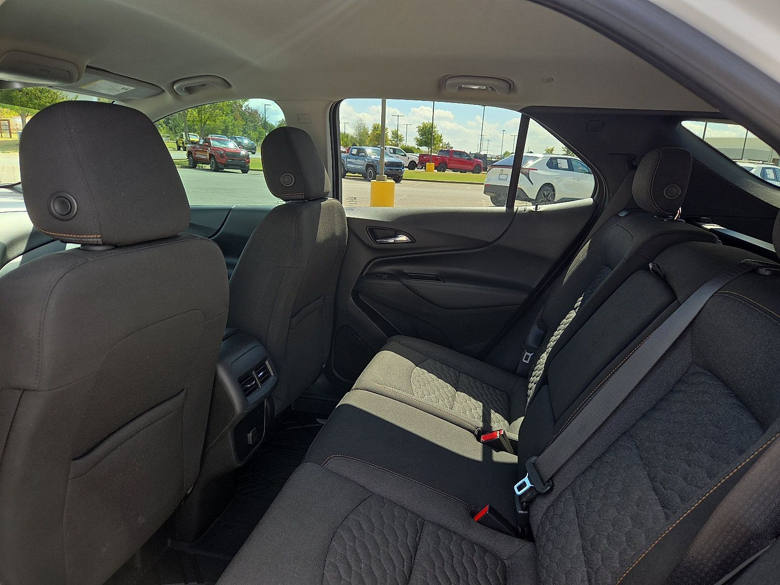 Used 2018 Chevrolet Equinox LT FWD image 10