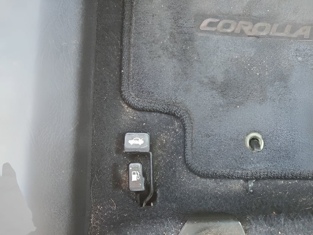 Used 2011 Toyota Corolla S image 19