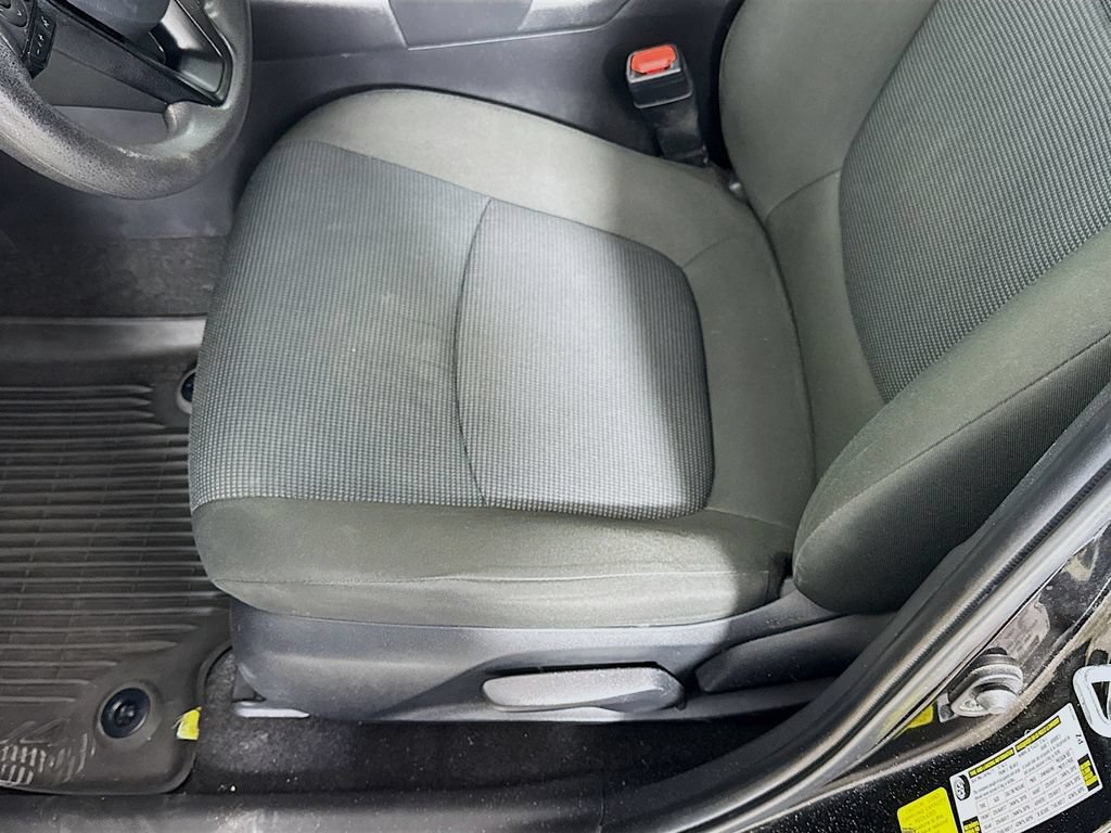 Used 2022 Toyota RAV4 LE FWD image 20