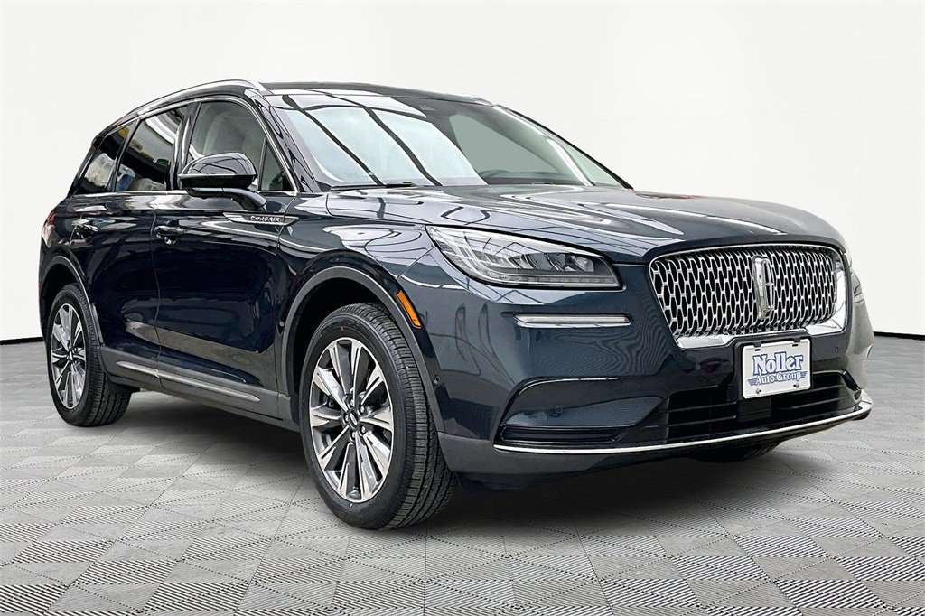 Used 2022 Lincoln Corsair Reserve w/ Equipment Group 201A image 12