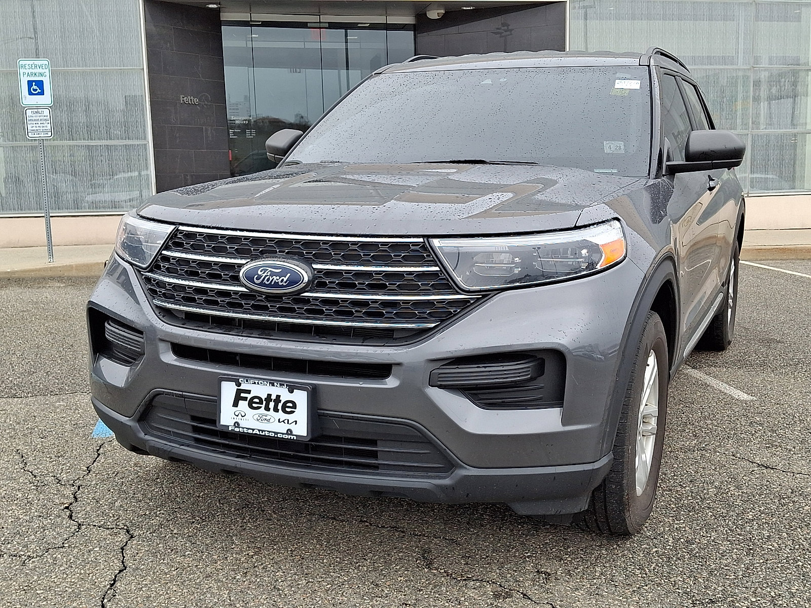 Certified 2023 Ford Explorer XLT image 1
