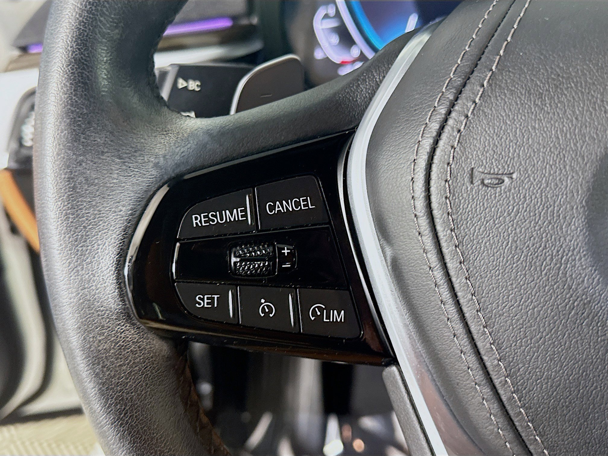 Used 2023 BMW 530e w/ Premium Package image 14