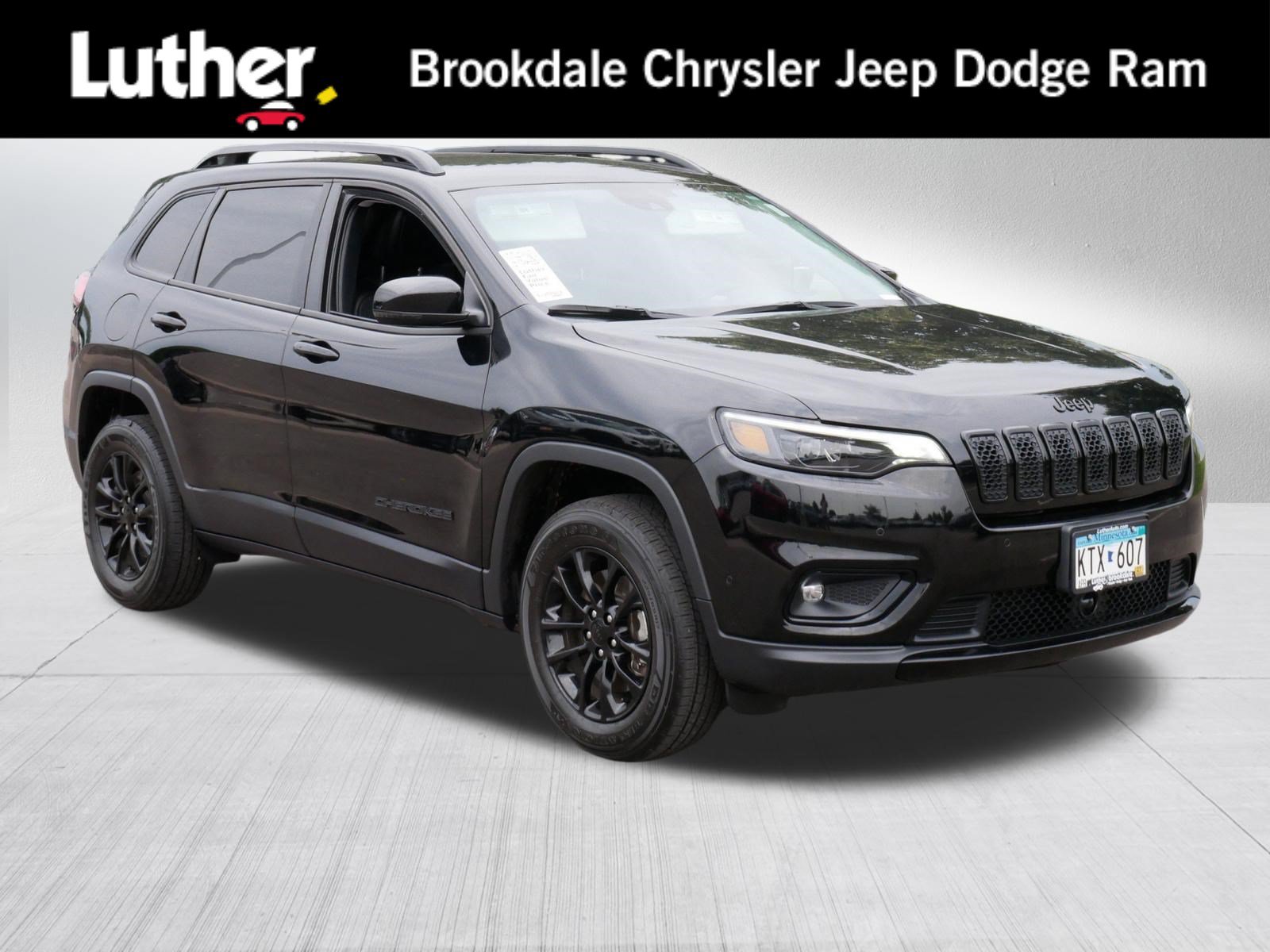 Used 2023 Jeep Cherokee Altitude Lux AWD/4WD image 1