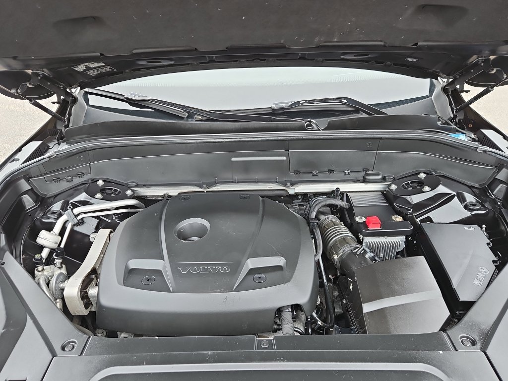 Used 2017 Volvo XC90 T6 Momentum w/ Vision Package AWD/4WD image 24